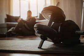 欧冠积分榜分析：小组晋级形势紧张,